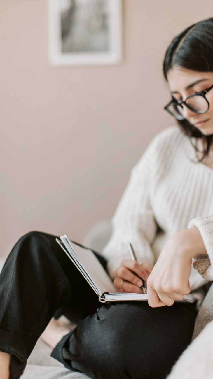 pexels-vlada-karpovich-4050344